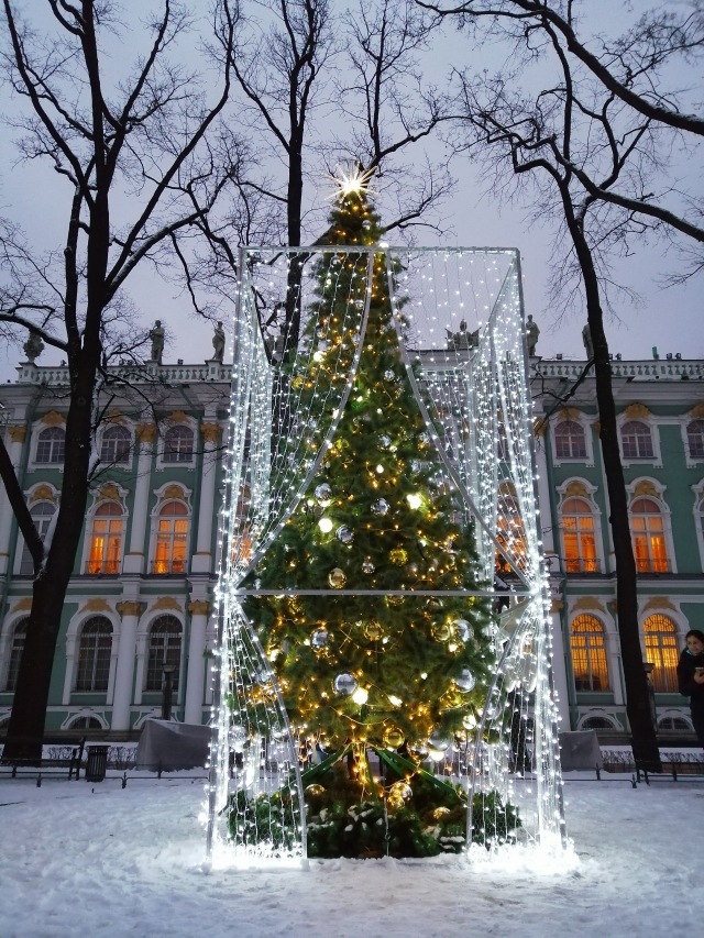 A Christmas tree near the Hermitage Museum in St Petersburg